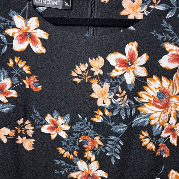 Women's Size XL Stretchy Floral Fit-and-Flare Dress - Picture 3 of 16